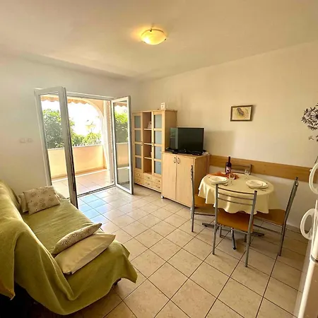 Appartement In 45736 *